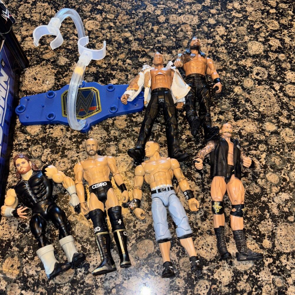 WWE Raw Wrestling Ring 2010 Incl 6 Action Figures, Spring Loaded Mat With Stand - Picture 3 of 8